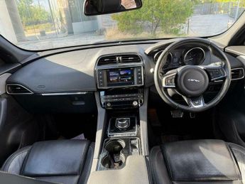 Jaguar F-Pace 2.0 D180 R-Sport Auto AWD Euro 6 (s/s) 5dr