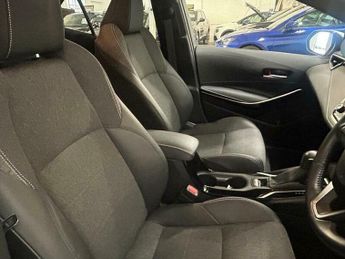 Toyota Corolla 1.8 VVT-h Design CVT Euro 6 (s/s) 5dr