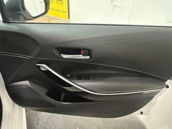 Toyota Corolla 1.8 VVT-h Design CVT Euro 6 (s/s) 5dr