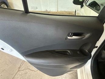Toyota Corolla 1.8 VVT-h Design CVT Euro 6 (s/s) 5dr