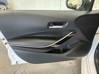 Toyota Corolla 1.8 VVT-h Design CVT Euro 6 (s/s) 5dr