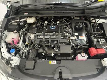 Toyota Corolla 1.8 VVT-h Design CVT Euro 6 (s/s) 5dr
