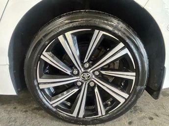 Toyota Corolla 1.8 VVT-h Design CVT Euro 6 (s/s) 5dr