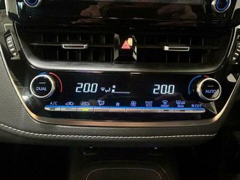 Toyota Corolla 1.8 VVT-h Design CVT Euro 6 (s/s) 5dr