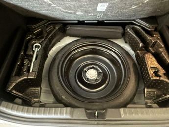 Toyota Corolla 1.8 VVT-h Design CVT Euro 6 (s/s) 5dr