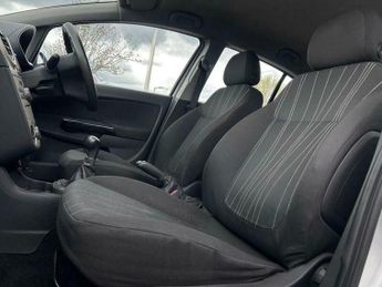 Vauxhall Corsa 1.4i 16v Club 5dr