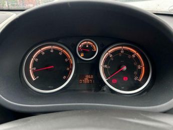 Vauxhall Corsa 1.4i 16v Club 5dr