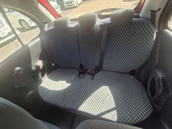 Nissan Micra SE