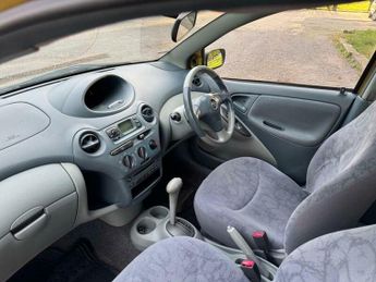 Toyota Yaris 1.3 VVT-i 16v CDX 5dr