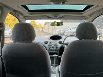 Toyota Yaris 1.3 VVT-i 16v CDX 5dr