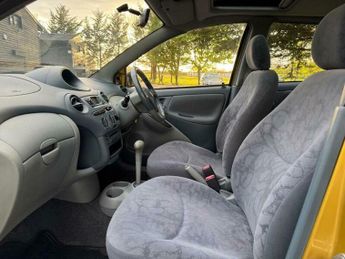 Toyota Yaris 1.3 VVT-i 16v CDX 5dr