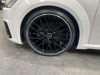 Audi TT 2.0 TFSI 40 Black Edition Roadster S Tronic Euro 6 (s/s) 2dr