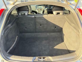 Volvo V40 2.0 D4 R-Design Lux Nav Auto Euro 6 (s/s) 5dr