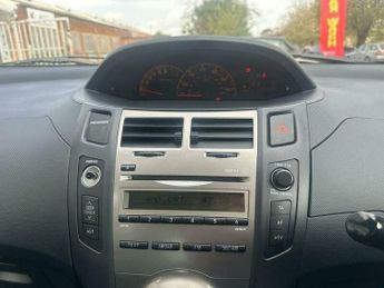Toyota Yaris 1.33 Dual VVT-i SR Euro 4 (s/s) 5dr