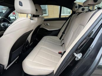 BMW 3 SERIES 320i XDRIVE M SPORT