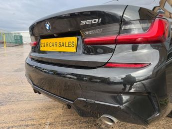 BMW 3 SERIES 320i XDRIVE M SPORT
