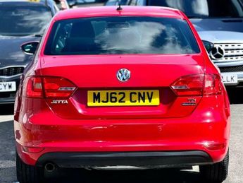 Volkswagen Jetta 1.6 TDI BlueMotion Tech SE DSG Euro 5 (s/s) 4dr