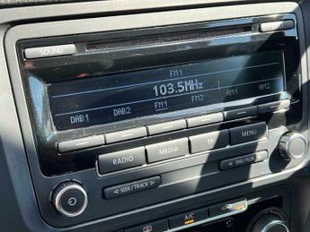 Volkswagen Jetta 1.6 TDI BlueMotion Tech SE DSG Euro 5 (s/s) 4dr