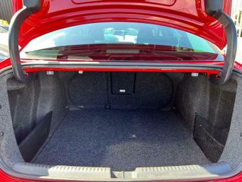 Volkswagen Jetta 1.6 TDI BlueMotion Tech SE DSG Euro 5 (s/s) 4dr