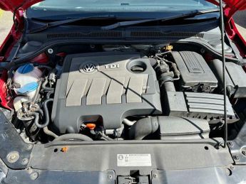 Volkswagen Jetta 1.6 TDI BlueMotion Tech SE DSG Euro 5 (s/s) 4dr