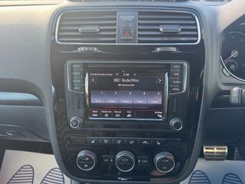 Volkswagen Scirocco 2.0 TSI BlueMotion Tech R-Line Hatchback 3dr Petrol DSG Euro 6 (