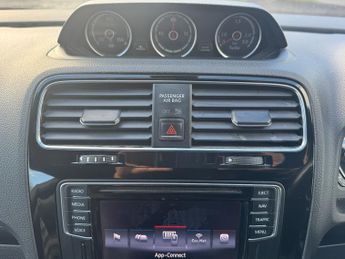 Volkswagen Scirocco 2.0 TSI BlueMotion Tech R-Line Hatchback 3dr Petrol DSG Euro 6 (