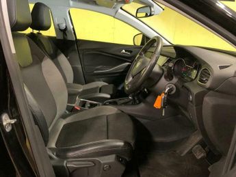 Vauxhall Grandland X 1.5 Turbo D Business Edition Nav Auto Euro 6 (s/s) 5dr