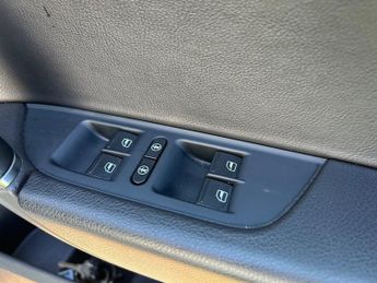 Volkswagen Touareg V6 R-LINE TDI BLUEMOTION TECHNOLOGY 1 FORMER KEEPER FROM NEW FUL