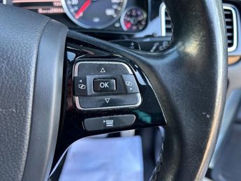 Volkswagen Touareg V6 R-LINE TDI BLUEMOTION TECHNOLOGY 1 FORMER KEEPER FROM NEW FUL