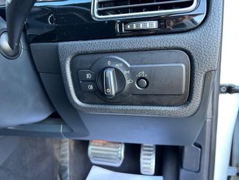 Volkswagen Touareg V6 R-LINE TDI BLUEMOTION TECHNOLOGY 1 FORMER KEEPER FROM NEW FUL