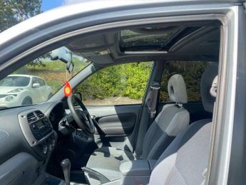 Toyota RAV4 2.0 VVT-i GX 4WD 5dr