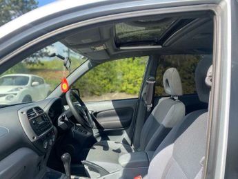 Toyota RAV4 2.0 VVT-i GX 4WD 5dr