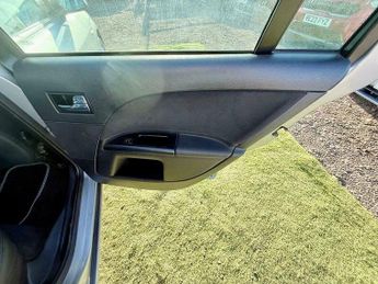 Ford Mondeo 2.0 Ghia X 5dr