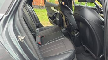 Audi A4 2.0 TDI S line Saloon 4dr Diesel S Tronic Euro 6 (s/s) (190 ps)