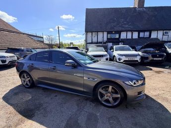 Jaguar XE D R-SPORT