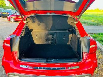 Mercedes-Benz C Class 2.1 GLA200d AMG Line (Premium Plus) SUV 5dr Diesel 7G-DCT Euro 6