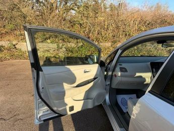 Nissan Leaf 24kWh Auto 5dr