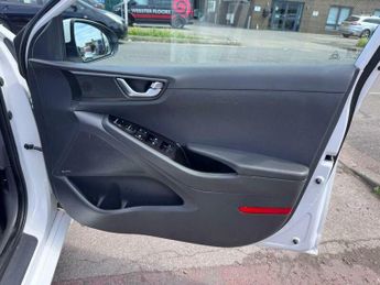 Hyundai Ioniq 1.6 h-GDi SE DCT Euro 6 (s/s) 5dr