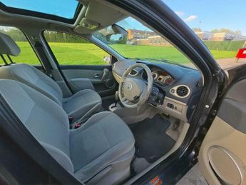 Renault Clio 1.6 VVT Privilege 5dr