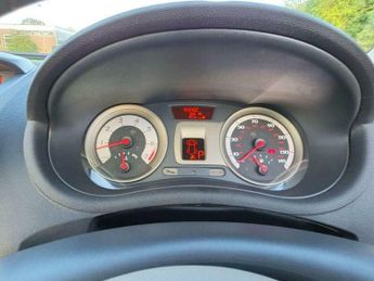 Renault Clio 1.6 VVT Privilege 5dr