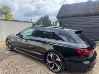 Audi A4 AVANT TFSI S LINE BLACK EDITION
