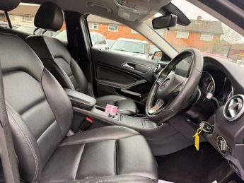 Mercedes-Benz C Class 2.1 GLA200d Sport (Executive) 7G-DCT Euro 6 (s/s) 5dr