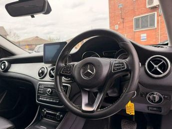Mercedes-Benz C Class 2.1 GLA200d Sport (Executive) 7G-DCT Euro 6 (s/s) 5dr