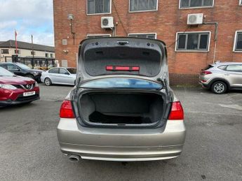 BMW 3 SERIES 2.0 320d SE Business Edition Steptronic Euro 5 4dr