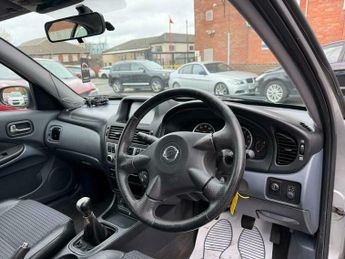 Nissan Almera 1.5 SX 5dr