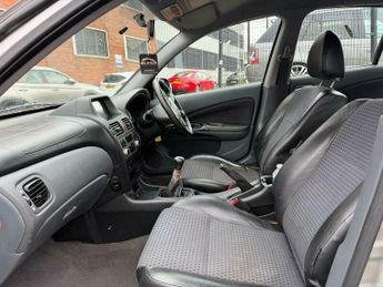 Nissan Almera 1.5 SX 5dr