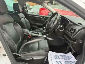 Renault Megane 1.5 dCi Signature Nav Sport Tourer Euro 6 (s/s) 5dr