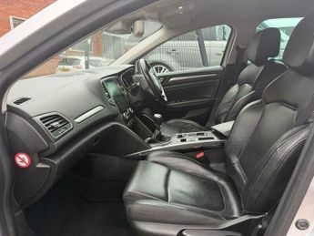 Renault Megane 1.5 dCi Signature Nav Sport Tourer Euro 6 (s/s) 5dr