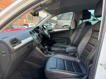 Volkswagen Tiguan 2.0 TDI BlueMotion Tech SE Navigation DSG 4Motion Euro 6 (s/s) 5