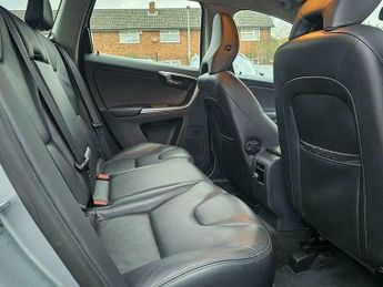 Volvo XC60 2.4 D5 SE Lux Nav Geartronic AWD Euro 5 5dr